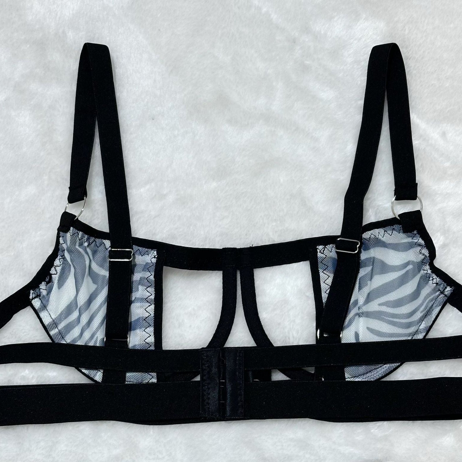 Zestaw bielizny z prześwitującymi elementami na romantyczny wieczór Rosmarie