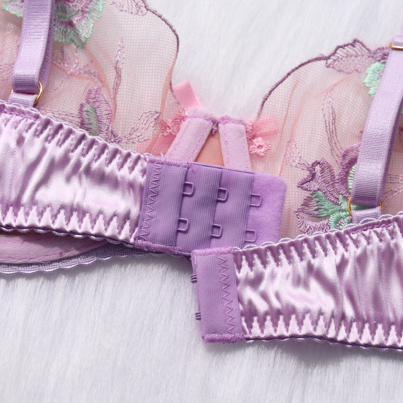 Komplet bielizny z haftem na specjalne okazje Kamila