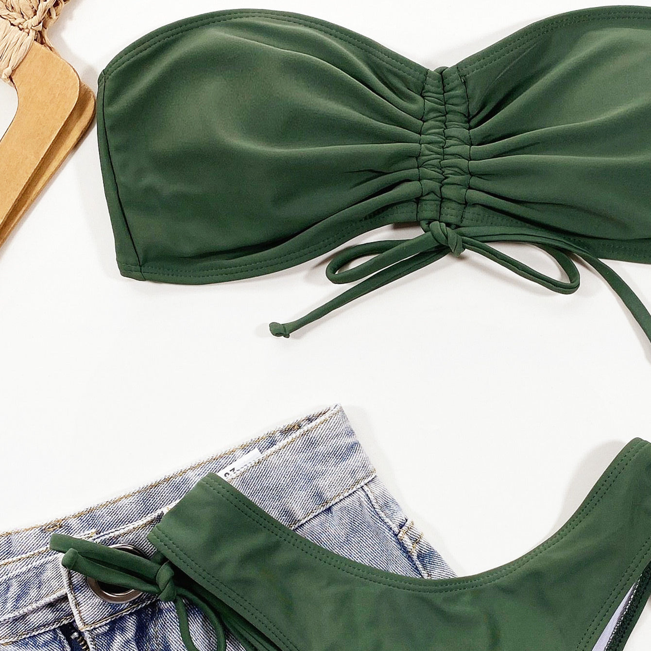 Strój kąpielowy dwuczęściowy z marszczeniem i wiązaniem na bokach Peggi