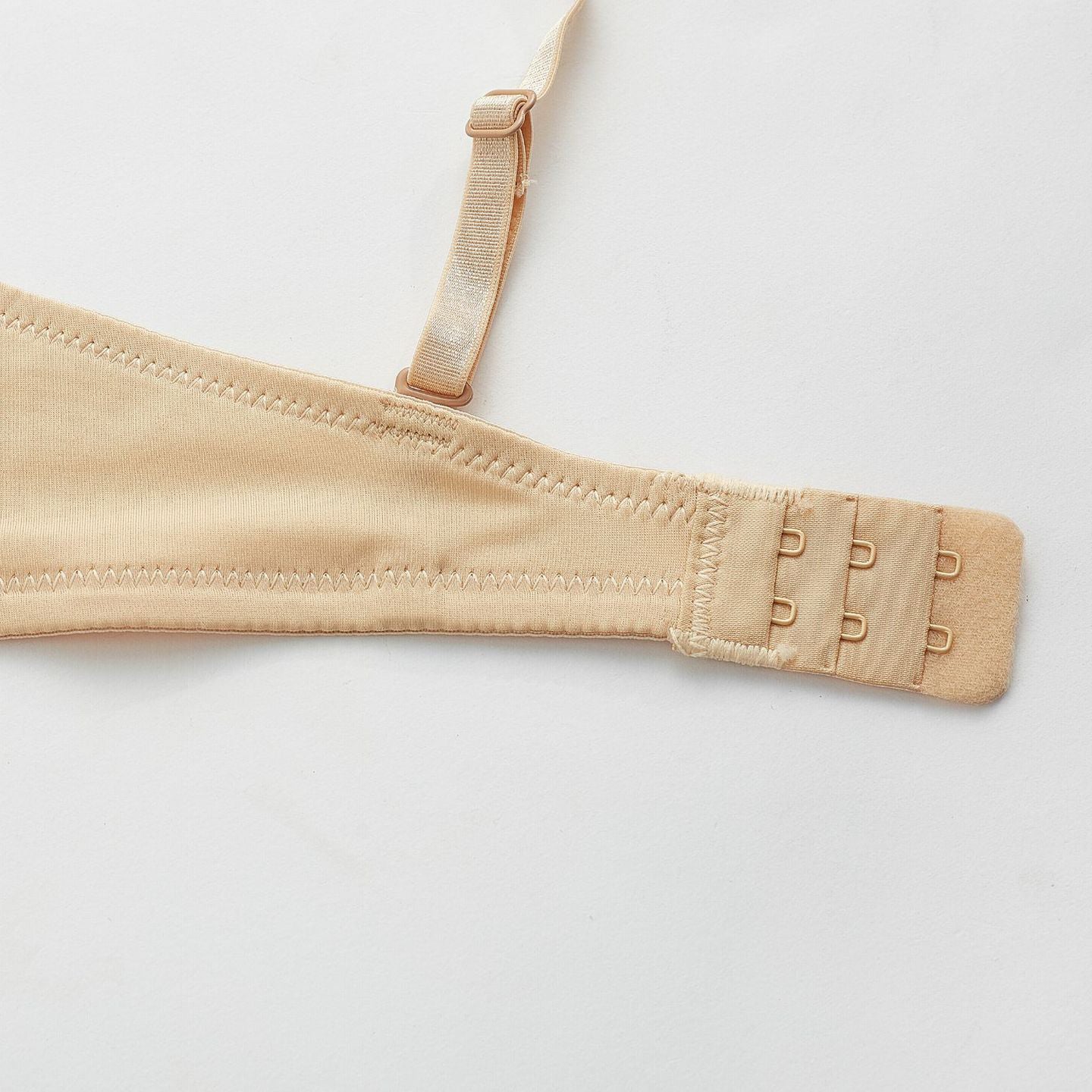 Biustonosz balkonetka gładki niewidoczny pod ubraniem Cymbre