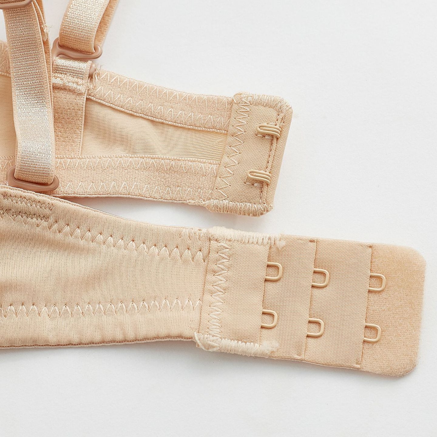 Biustonosz balkonetka gładki niewidoczny pod ubraniem Cymbre