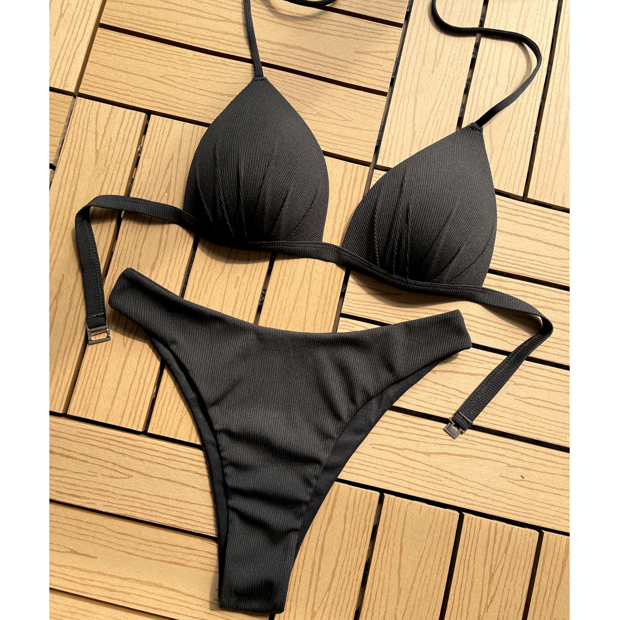 Bikini z figami na plażę i basen Luissa Czarny