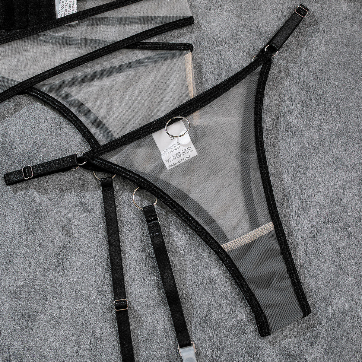 Komplet bielizny z regulowanymi detalami na romantyczne wieczory Marlen