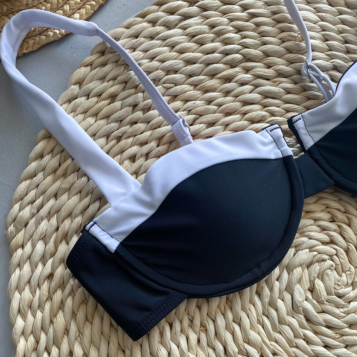 Bikini dwuczęściowe z lamówką odporne na chlor i UV Clorinda