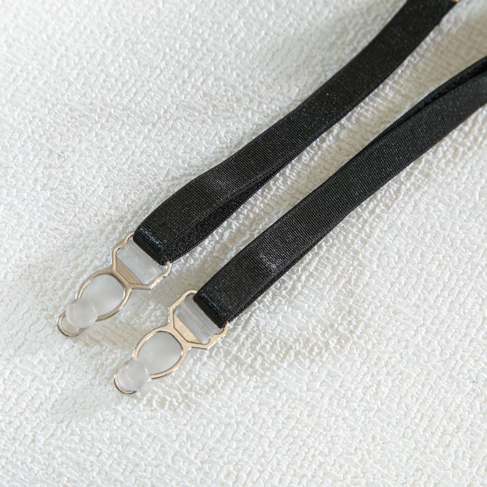 Komplet koronkowej bielizny z biustonoszem, majtkami i pasem do pończoch Svanhild