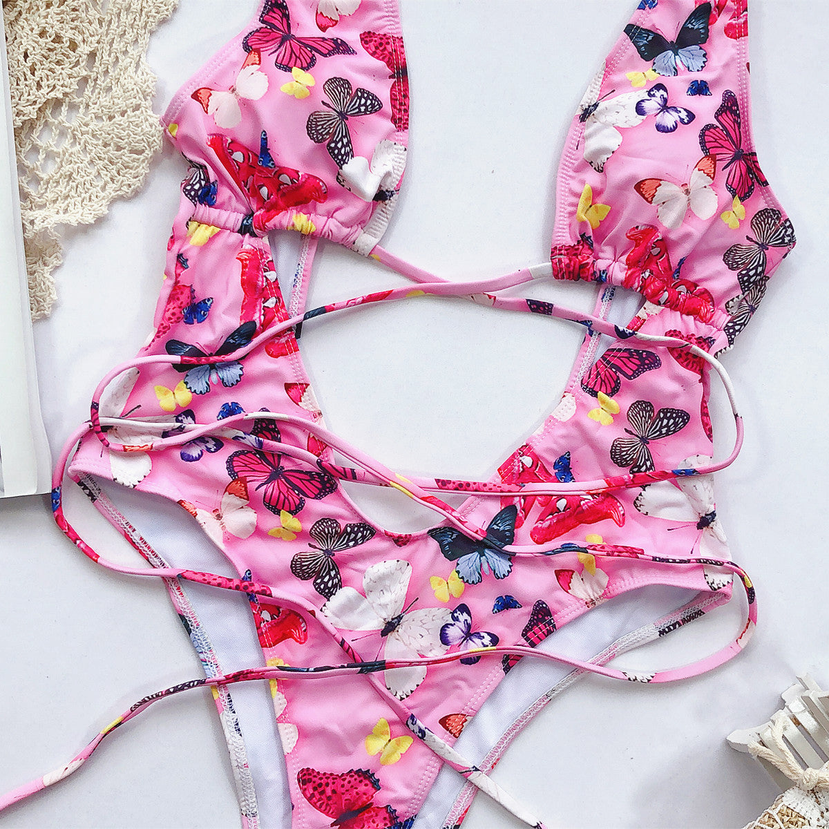 Jednoczęściowy strój kąpielowy z wycięciami na plażę i basen Rhonda