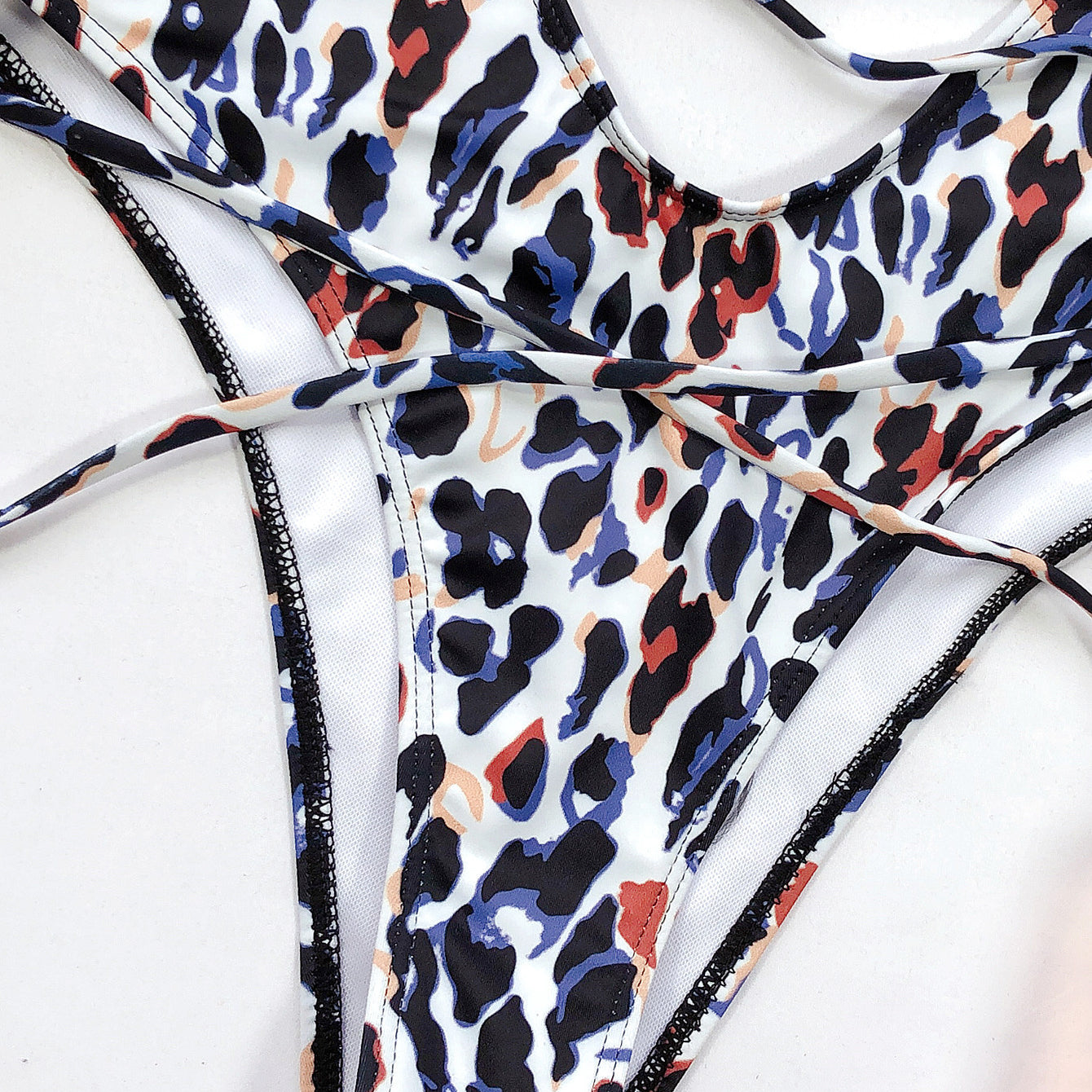 Jednoczęściowy strój kąpielowy z wycięciami na plażę i basen Rhonda