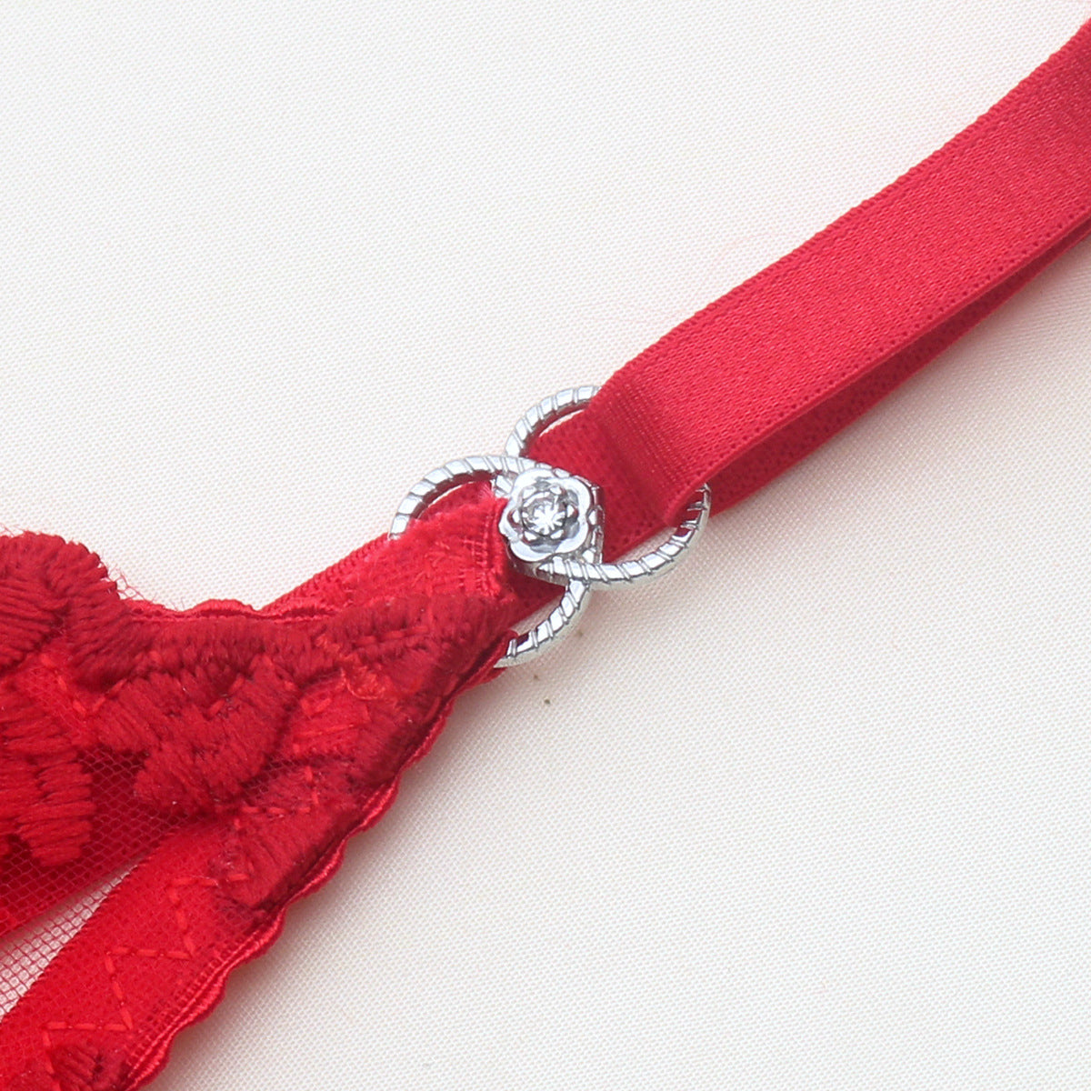 Komplet bielizny z haftem w serca Deniece