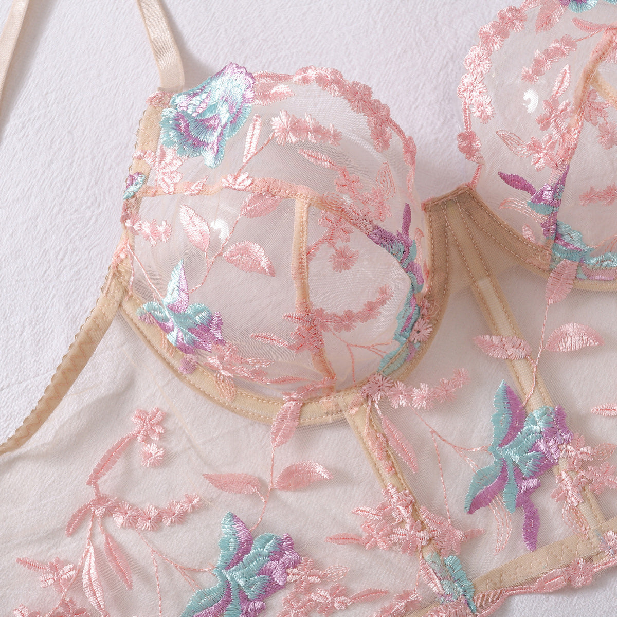 Komplet bielizny z gorsetowym biustonoszem i haftem na romantyczne wieczory Senija