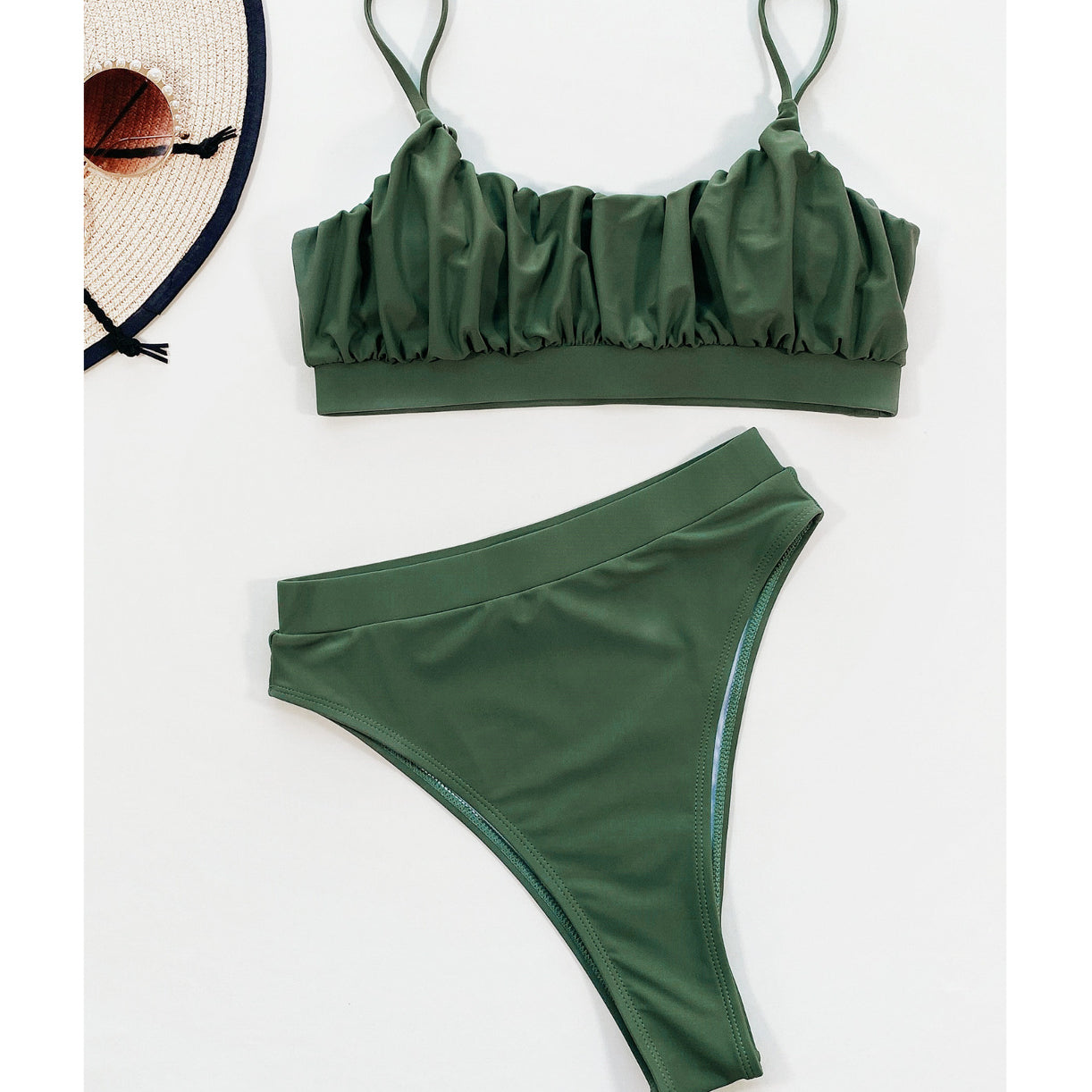 Strój kąpielowy zabudowany z marszczonym topem na plażę i basen Xochitl Zielony