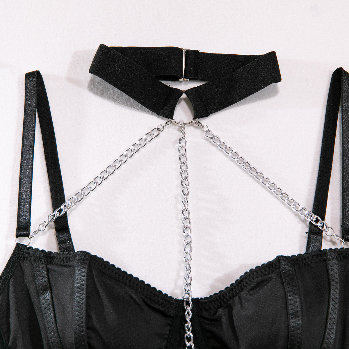 Body z łańcuszkiem eleganckie na wyjątkowe okazje Folline