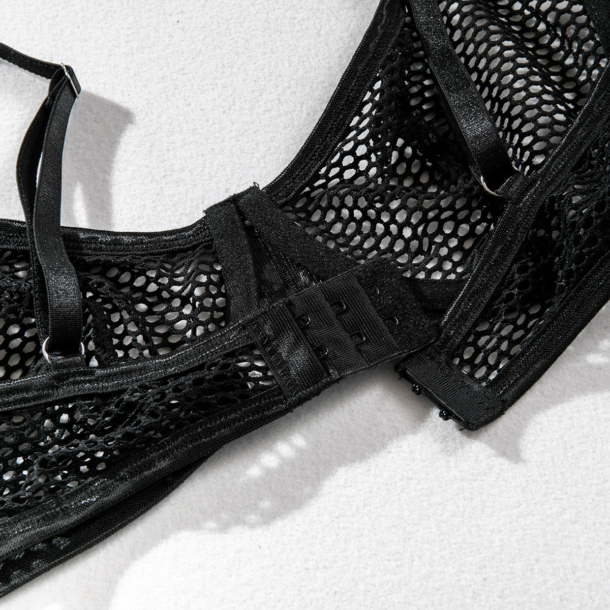 Komplet bieliźniany z narzutką i crop topem siateczkowy na wieczór Jorien