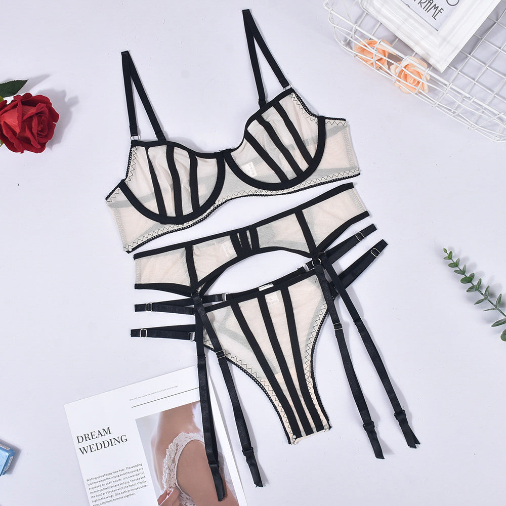 Komplet bielizny z delikatnymi detalami na romantyczne chwile Oliga Czarny