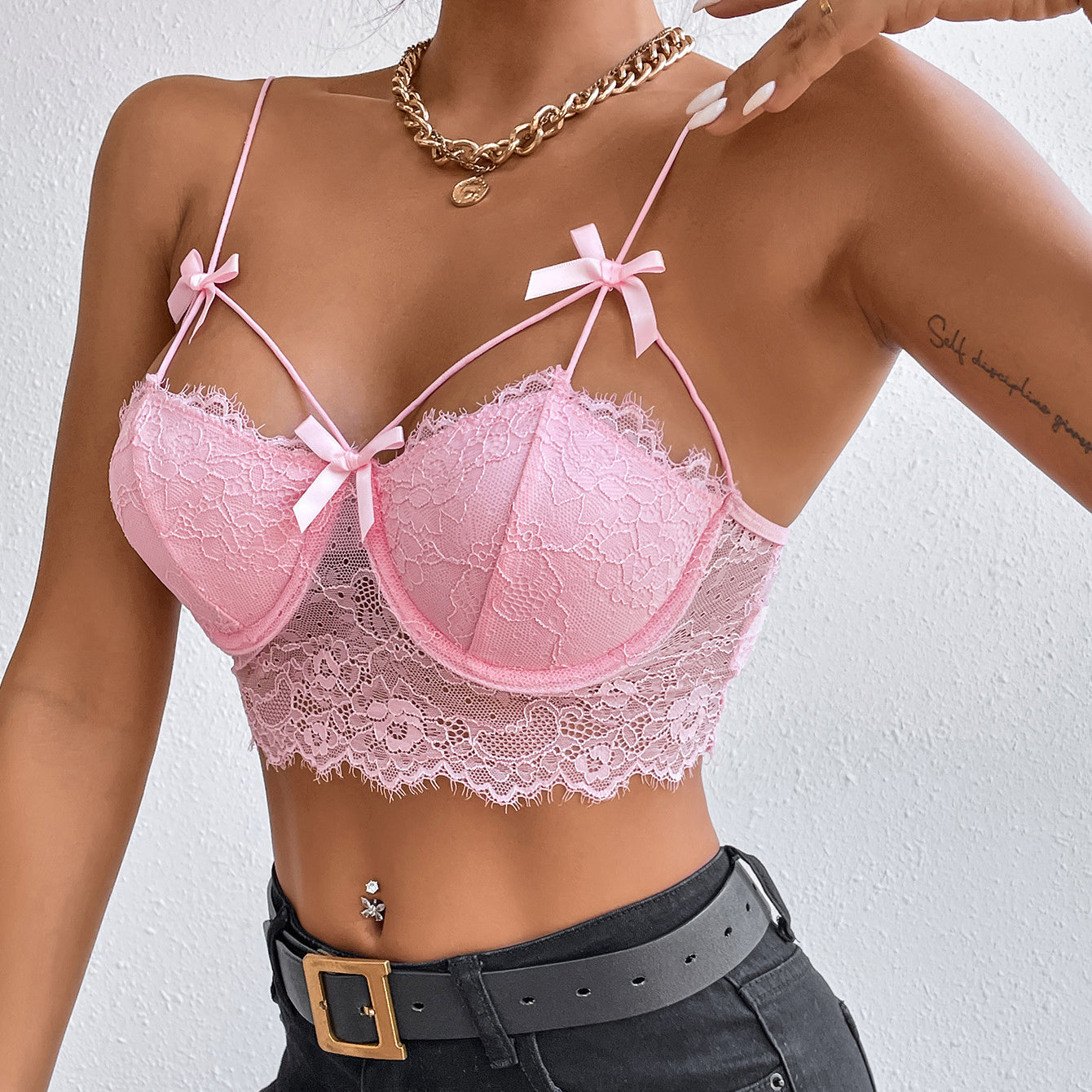 Biustonosz koronkowy bez fiszbin z kokardkami Hayriye