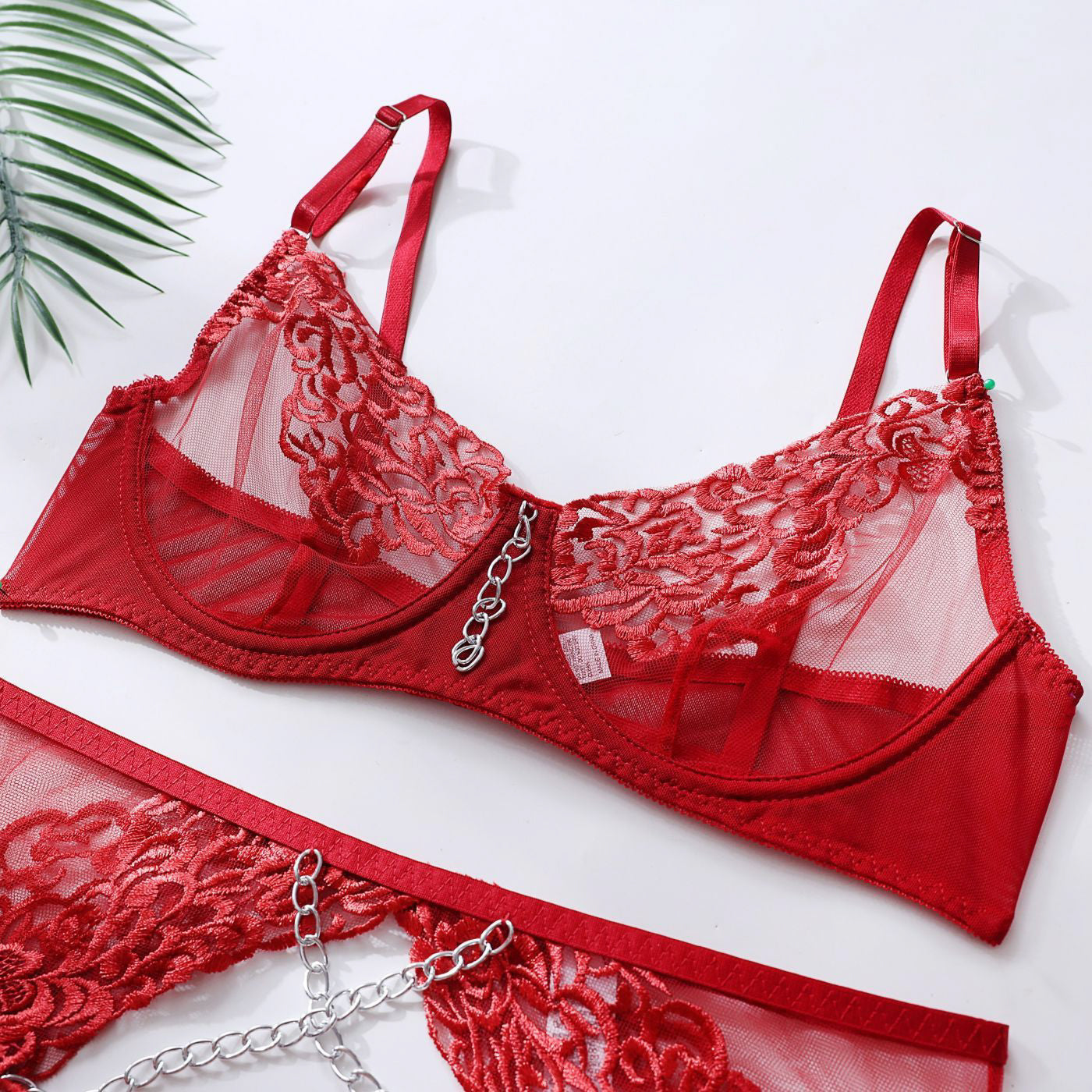 Koronkowy zestaw bielizny z finezyjnymi detalami Borjanka