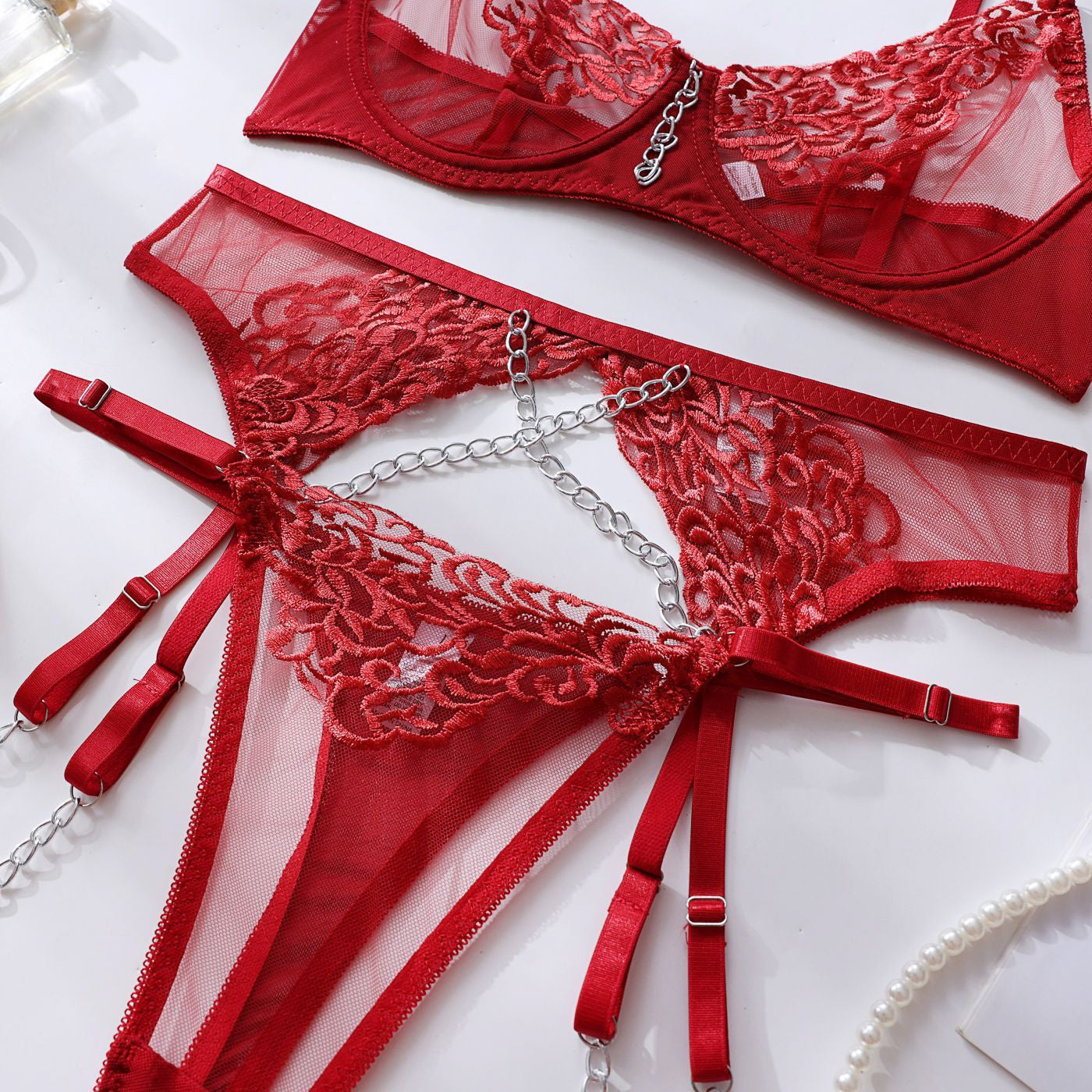 Koronkowy zestaw bielizny z finezyjnymi detalami Borjanka