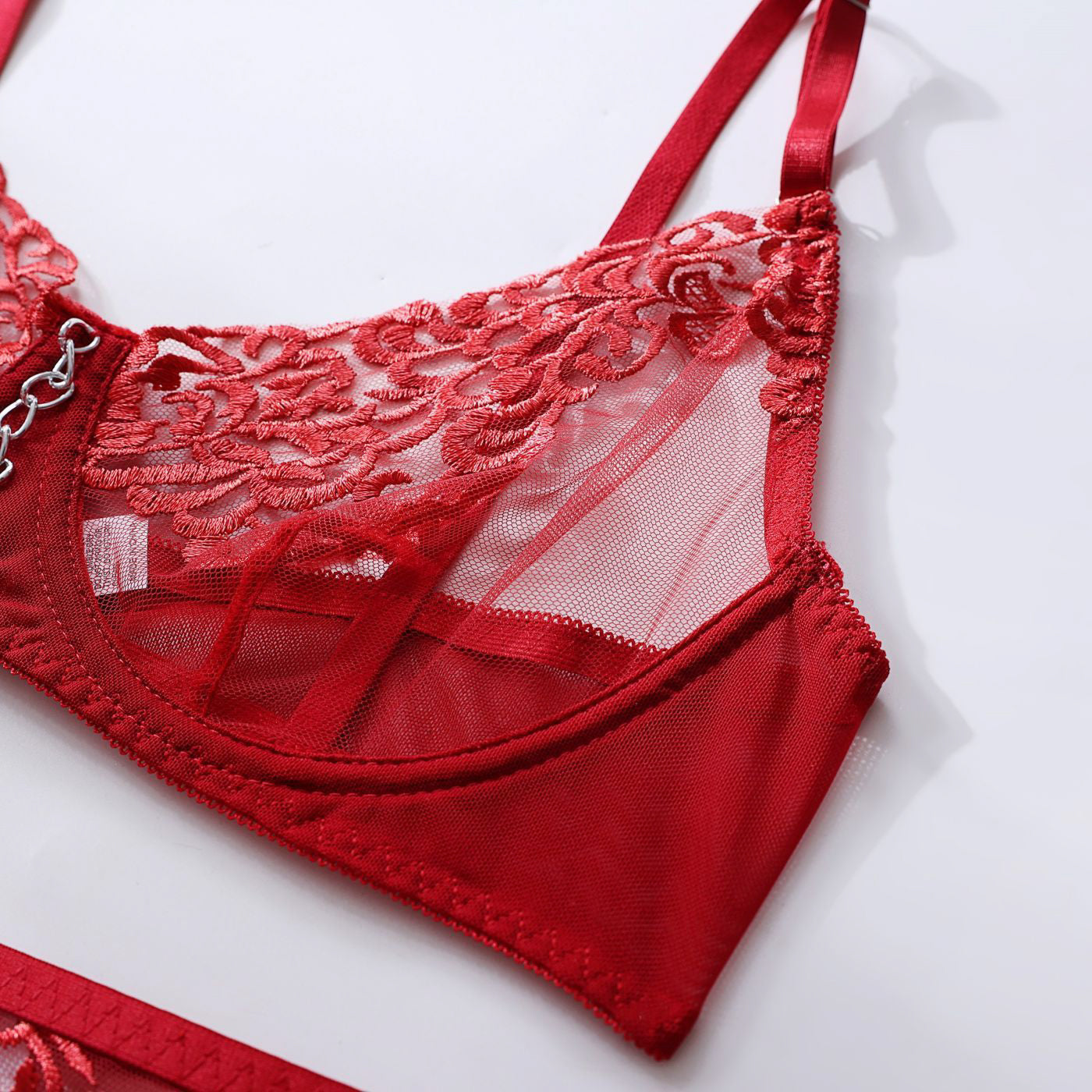 Koronkowy zestaw bielizny z finezyjnymi detalami Borjanka