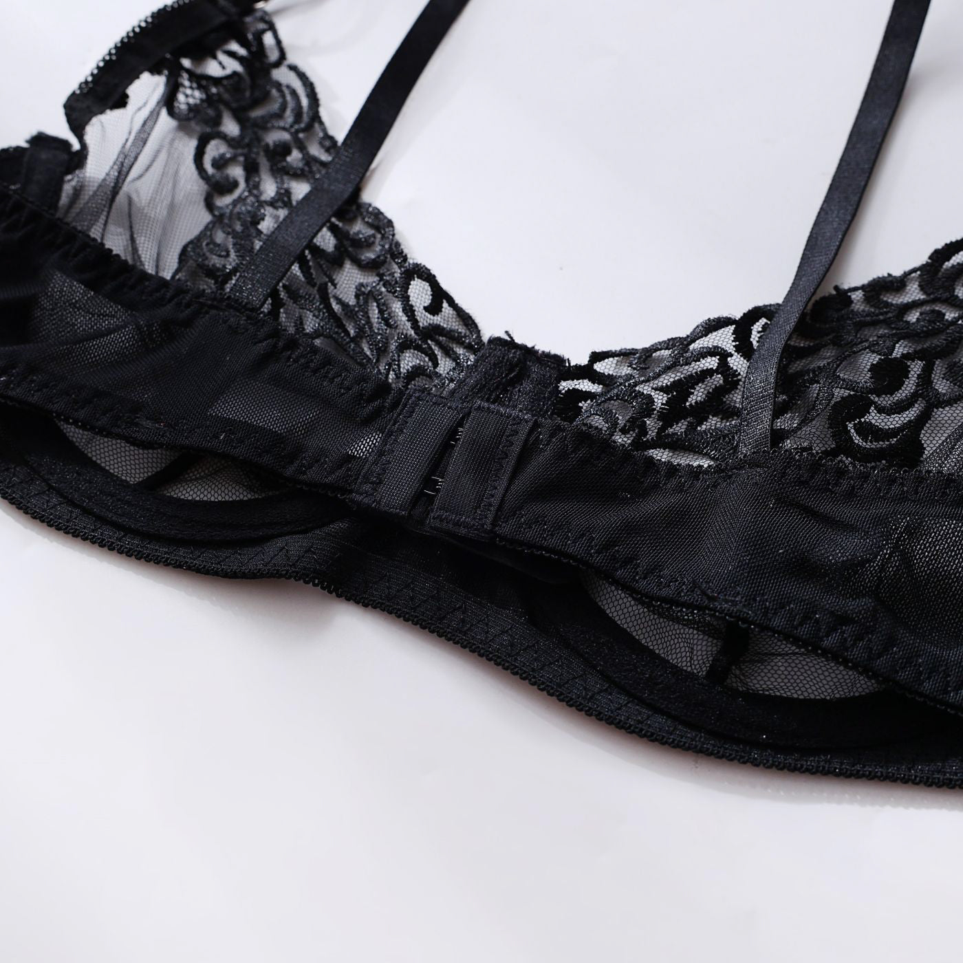 Koronkowy zestaw bielizny z finezyjnymi detalami Borjanka