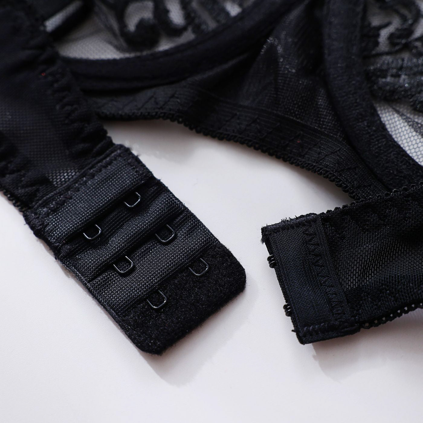 Koronkowy zestaw bielizny z finezyjnymi detalami Borjanka