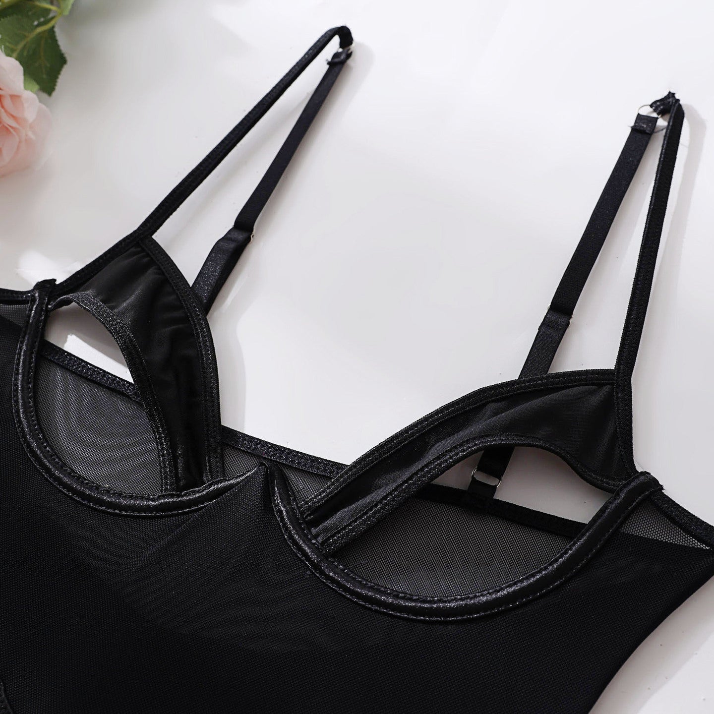 Body z prześwitującego materiału na romantyczny wieczór Rosalynne