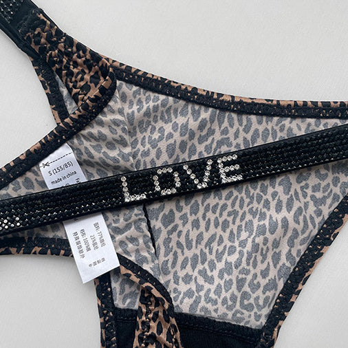 Majtki z ozdobną gumką podkreślające sylwetkę Magga