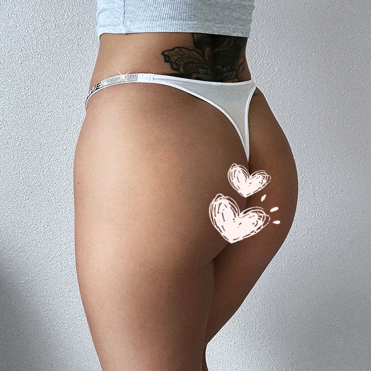 Majtki z ozdobną gumką podkreślające sylwetkę Magga