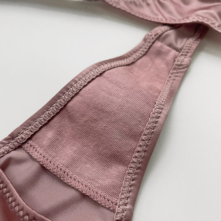 Majtki z ozdobną gumką podkreślające sylwetkę Magga