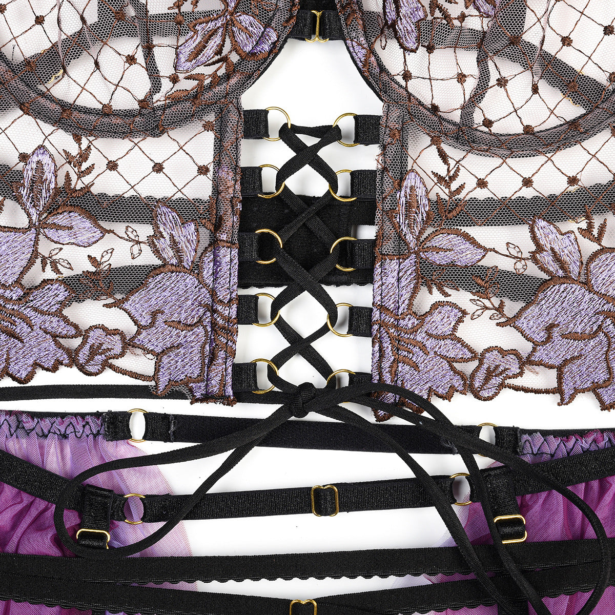 Komplet bielizny z ozdobnymi detalami na specjalne okazje Tzeni