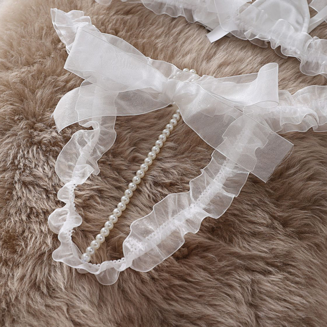 Komplet bielizny z siateczki z wstążkami Sallee