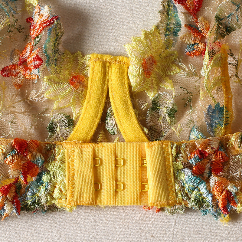 Komplet bielizny z kwiatowym haftem na specjalne okazje Sylvianne