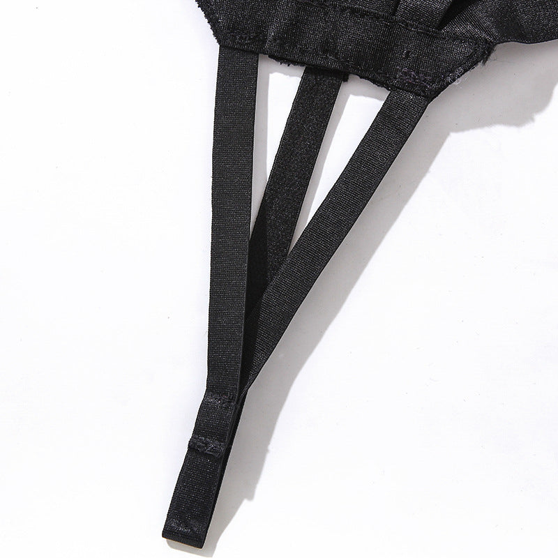 Body z elastycznym materiałem i szerokimi pasami na wieczorne wyjścia Calida