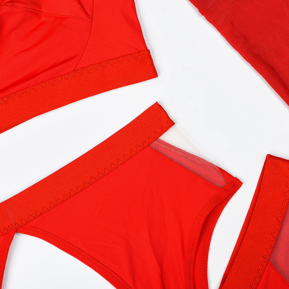 Komplet bielizny z regulowanymi paskami na specjalne okazje Latoria