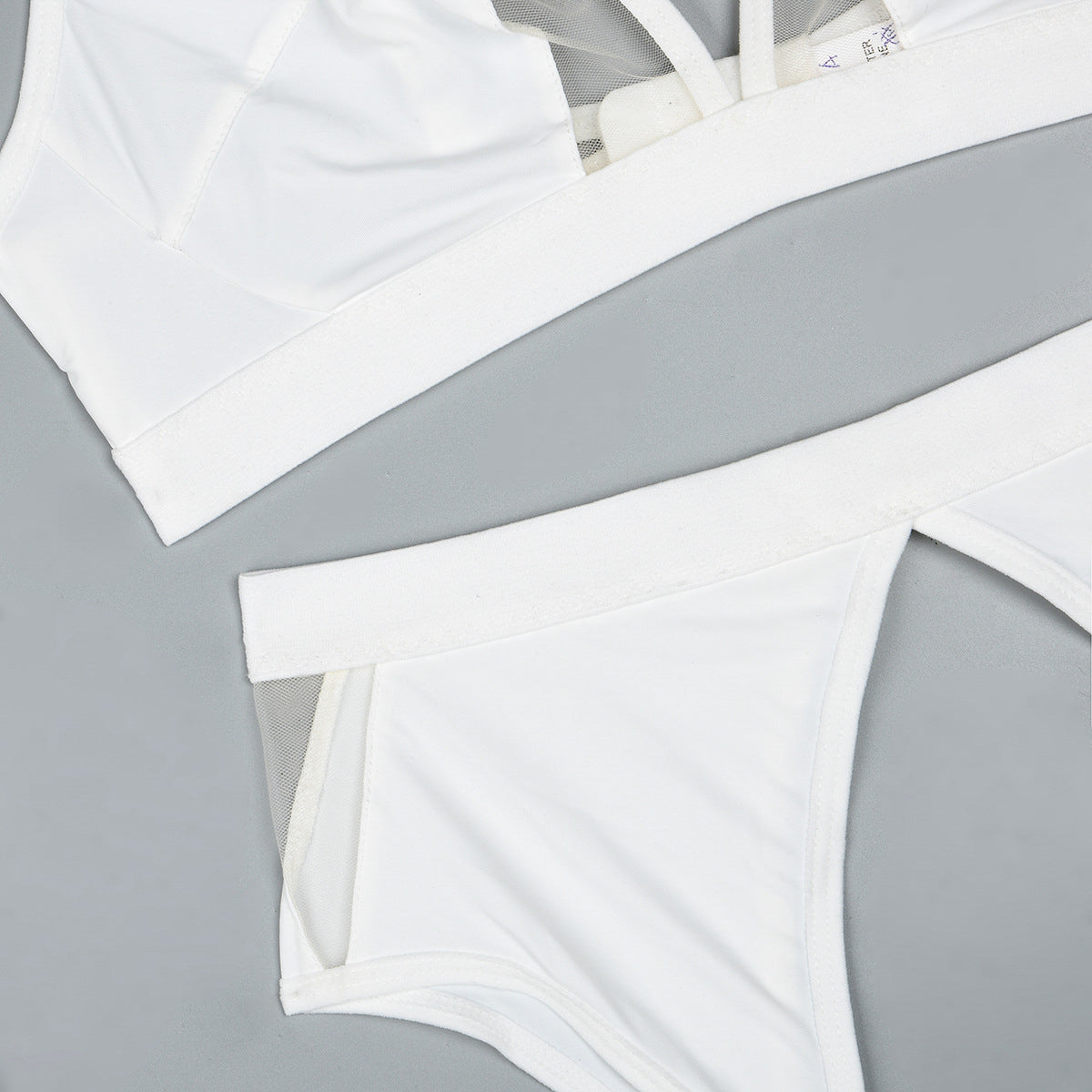 Komplet bielizny z regulowanymi paskami na specjalne okazje Latoria