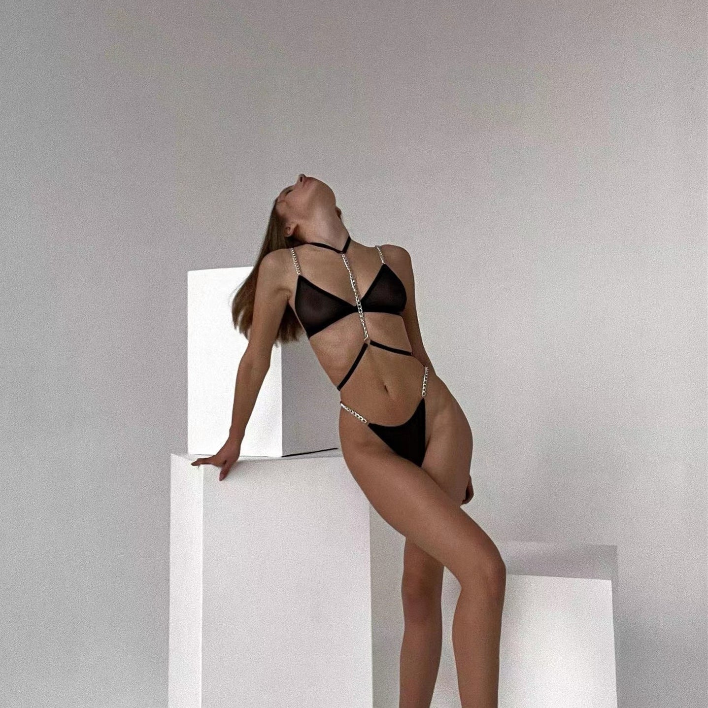 Komplet bielizny z łańcuszkami na wyjątkowe okazje Jae