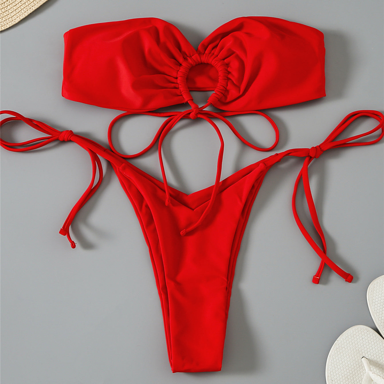 Bikini z topem bandeau z regulowanymi sznurkami na plażę Dodie Czerwony