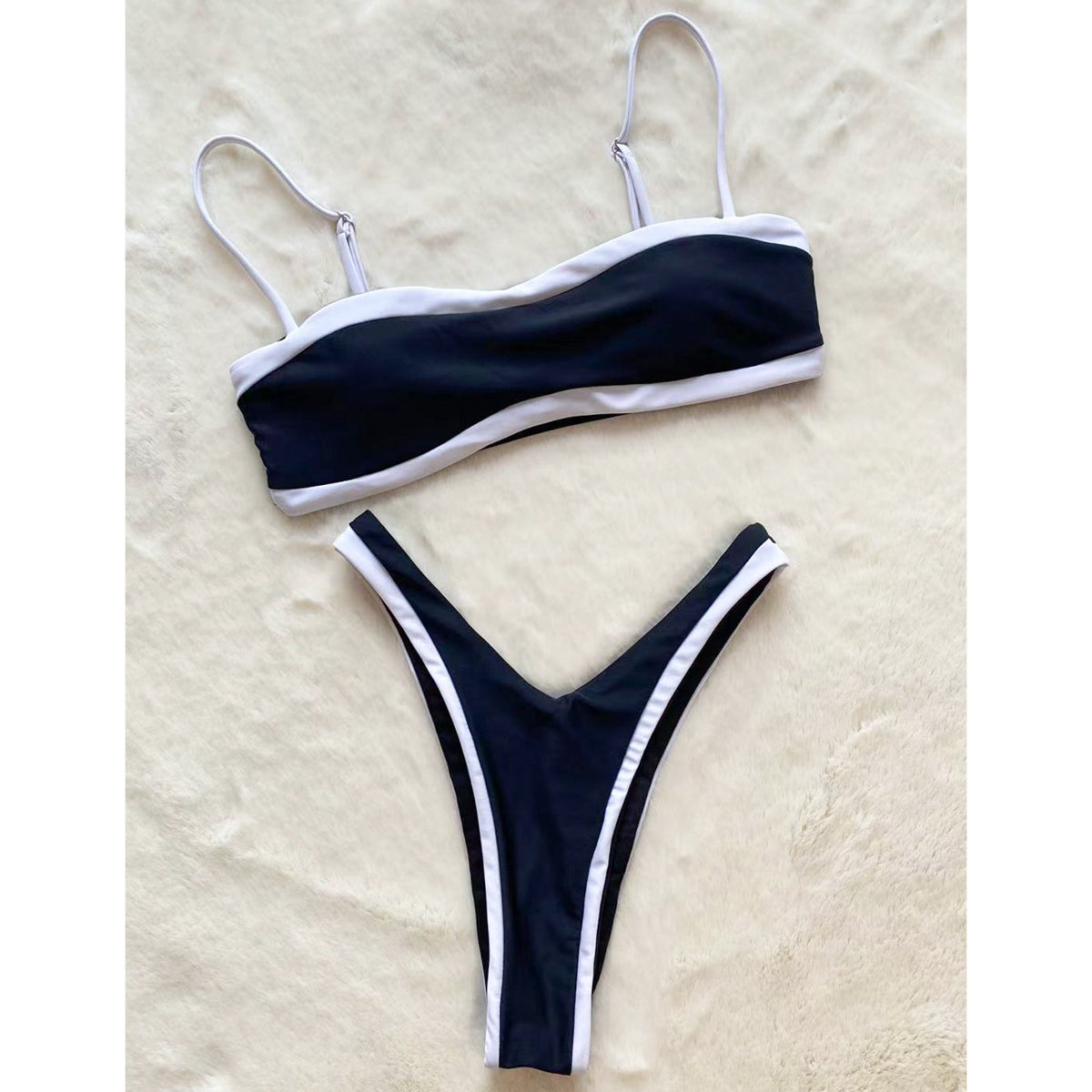 Dwuczęściowy strój kąpielowy z odważnym wycięciem Fransien Czarny