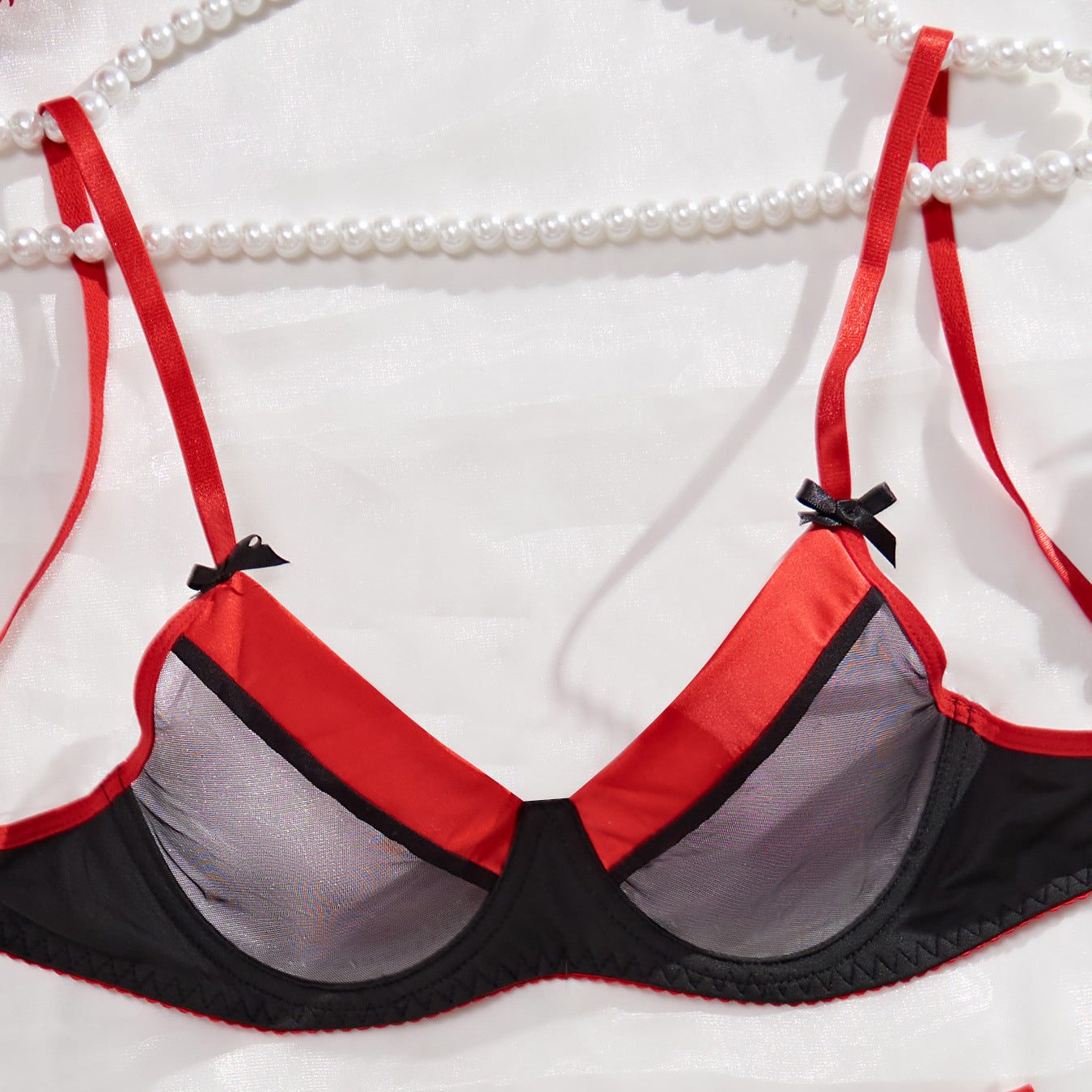 Zestaw bielizny trzyczęściowy z eleganckimi detalami Claudie