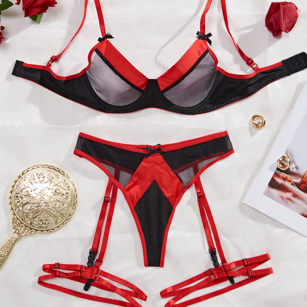 Zestaw bielizny trzyczęściowy z eleganckimi detalami Claudie Multikolor