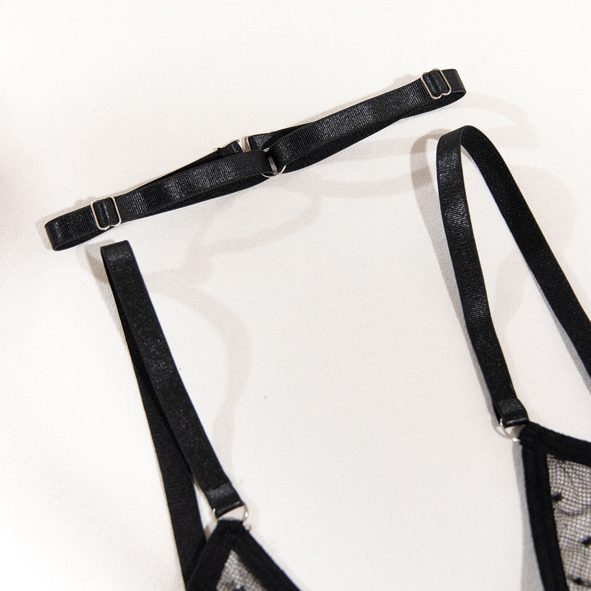 Komplet bielizny z delikatnych materiałów na romantyczne wieczory Carmelita