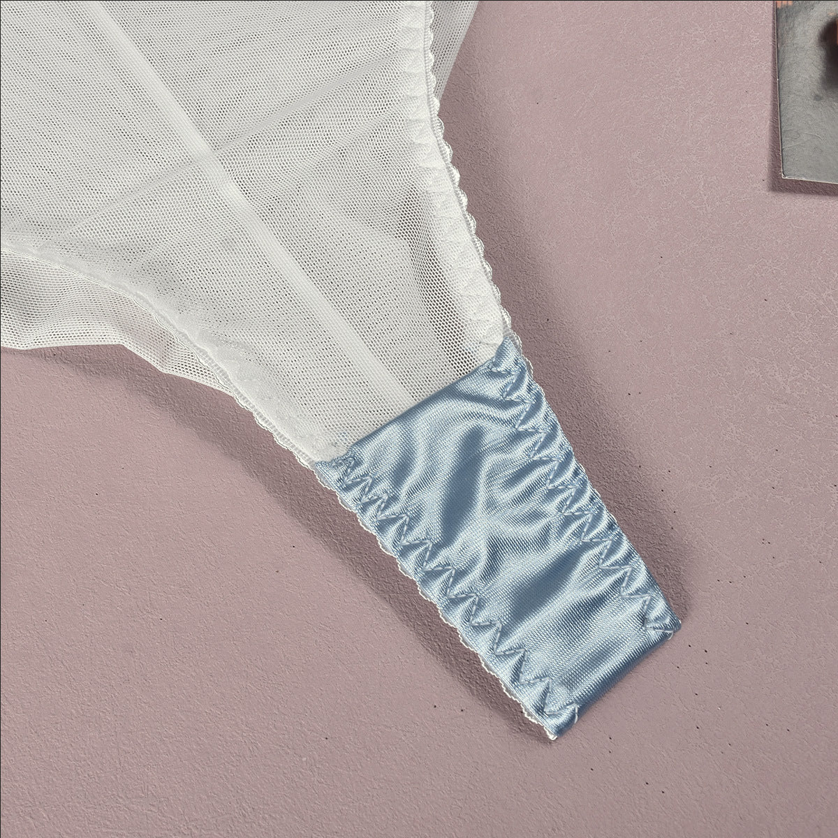 Komplet bielizny z fiszbinami i figami na specjalne okazje Malathi