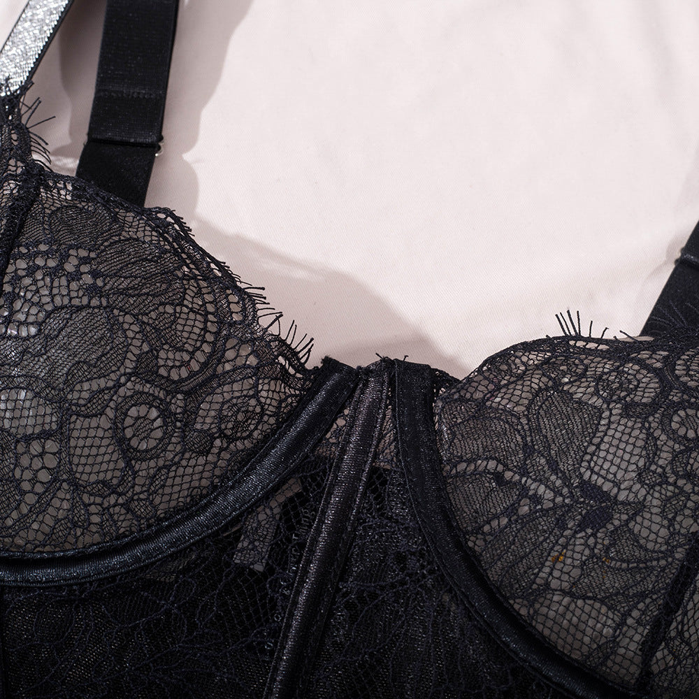 Body z koronką i ozdobnymi ramiączkami na specjalne okazje Minette