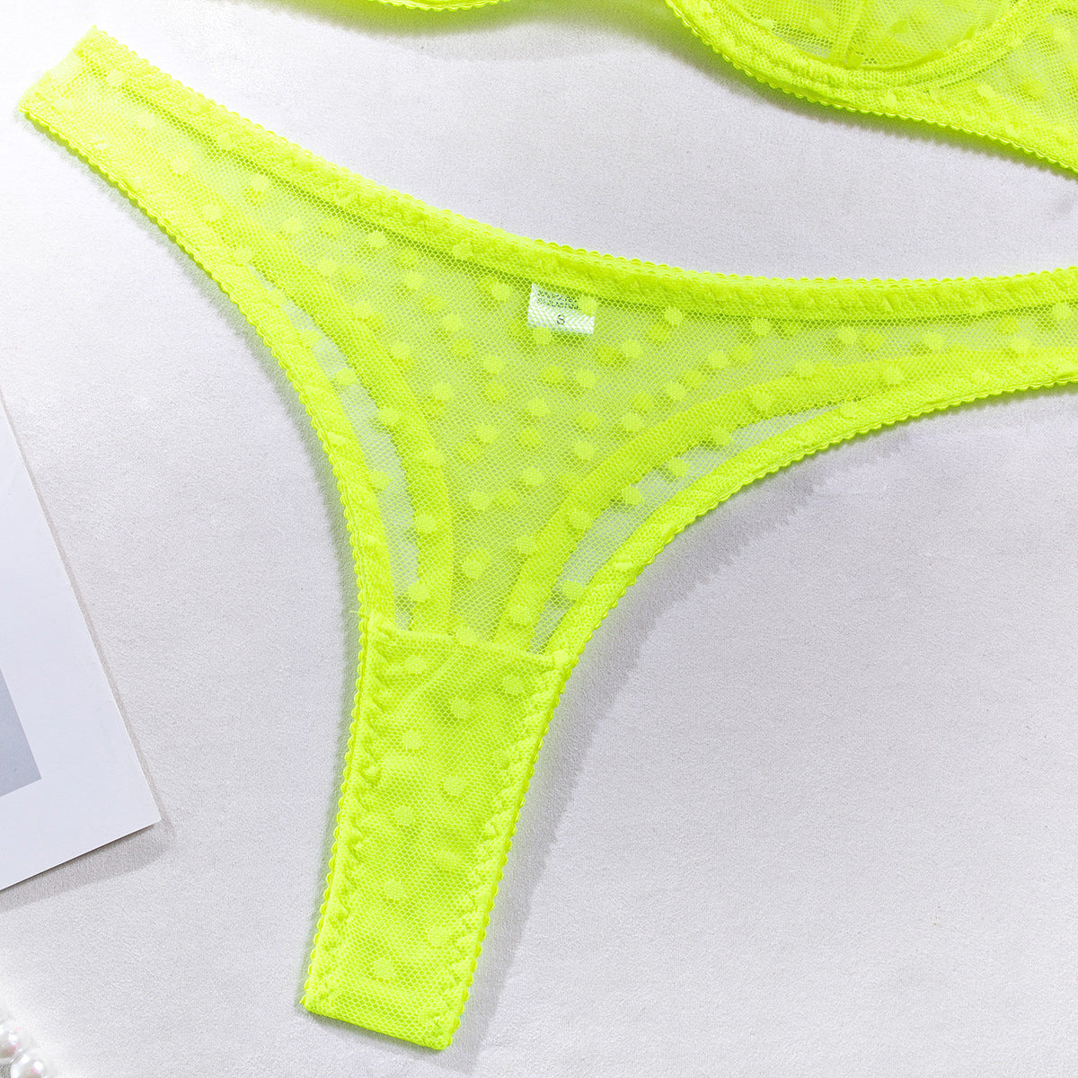 Bielizna damska ultracienka z delikatnego materiału Sandita