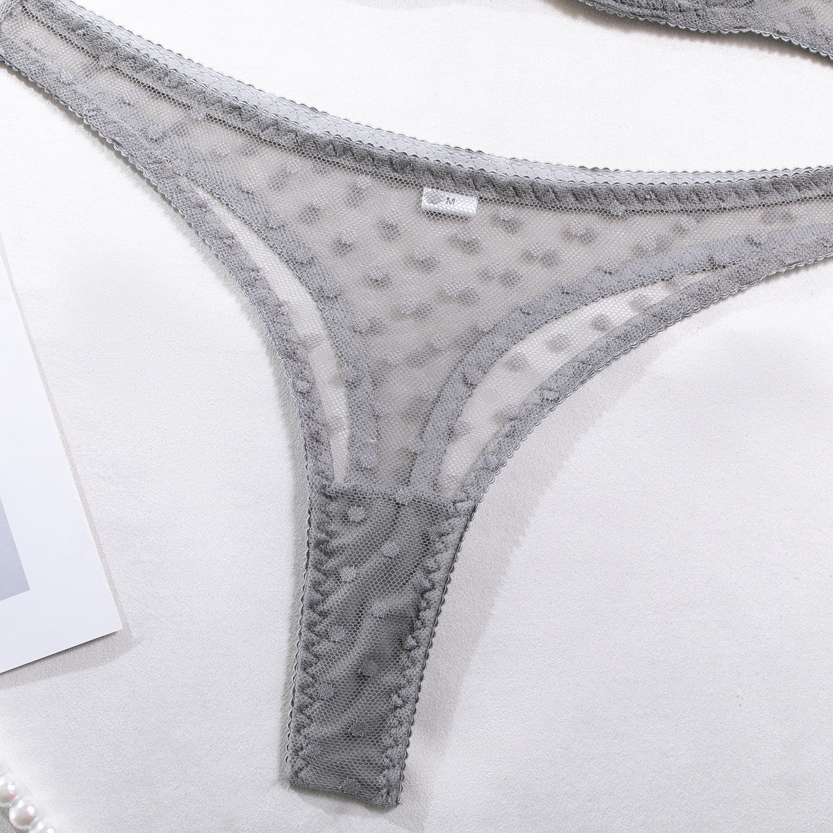 Bielizna damska ultracienka z delikatnego materiału Sandita