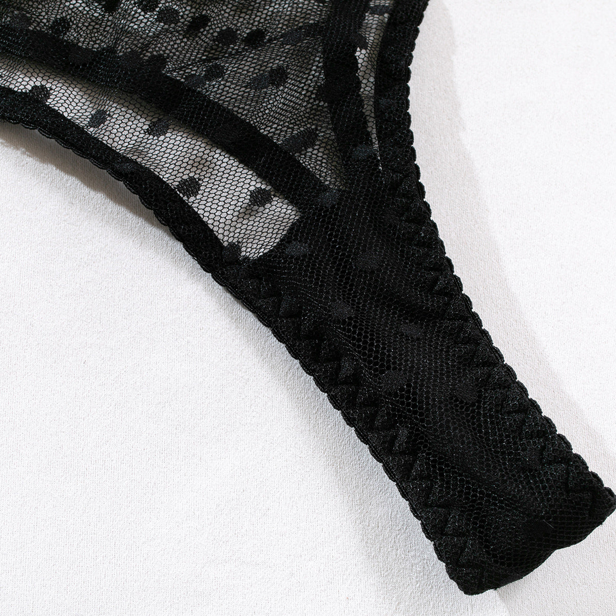 Bielizna damska ultracienka z delikatnego materiału Sandita