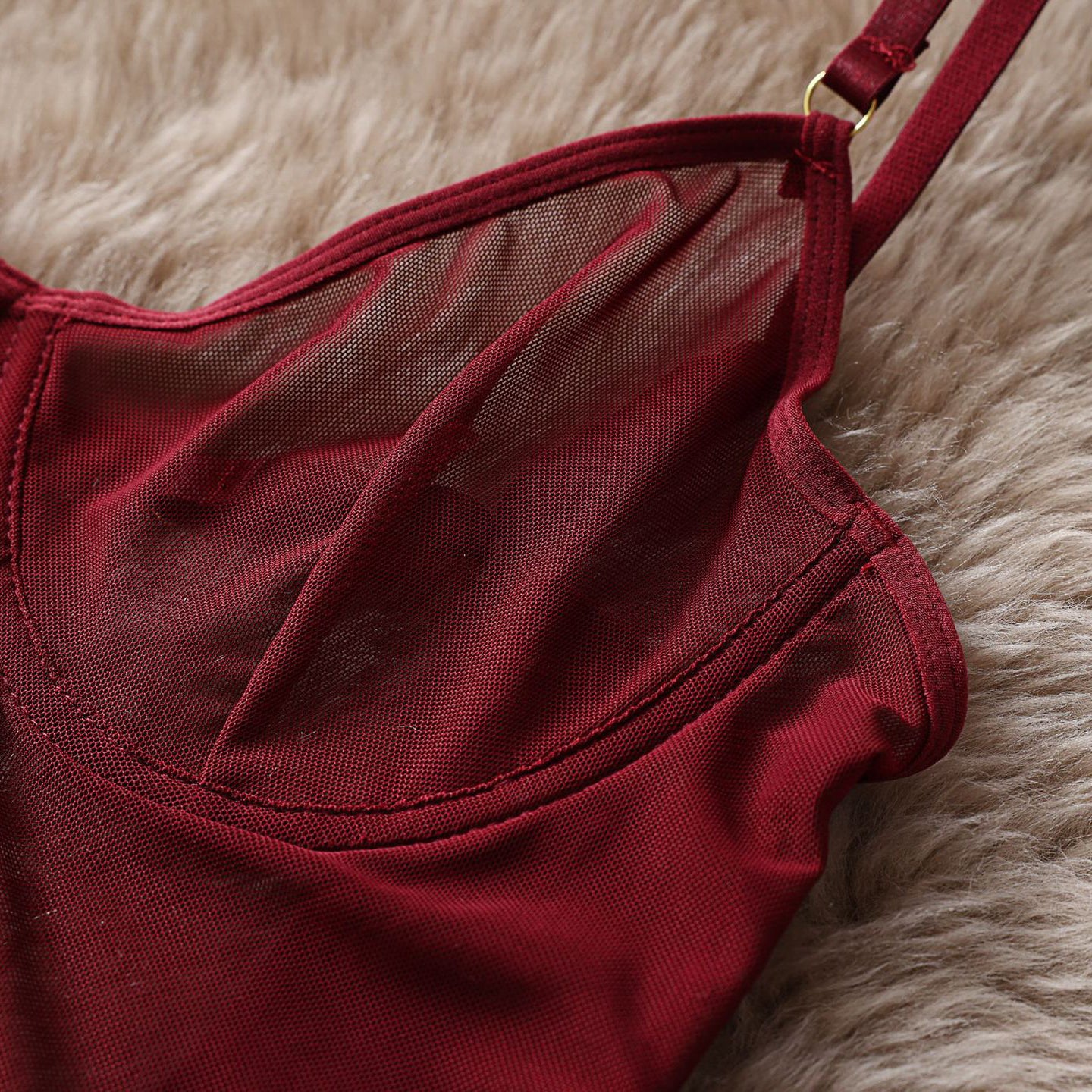 Komplet koronkowej bielizny na romantyczne wieczory Yvelise