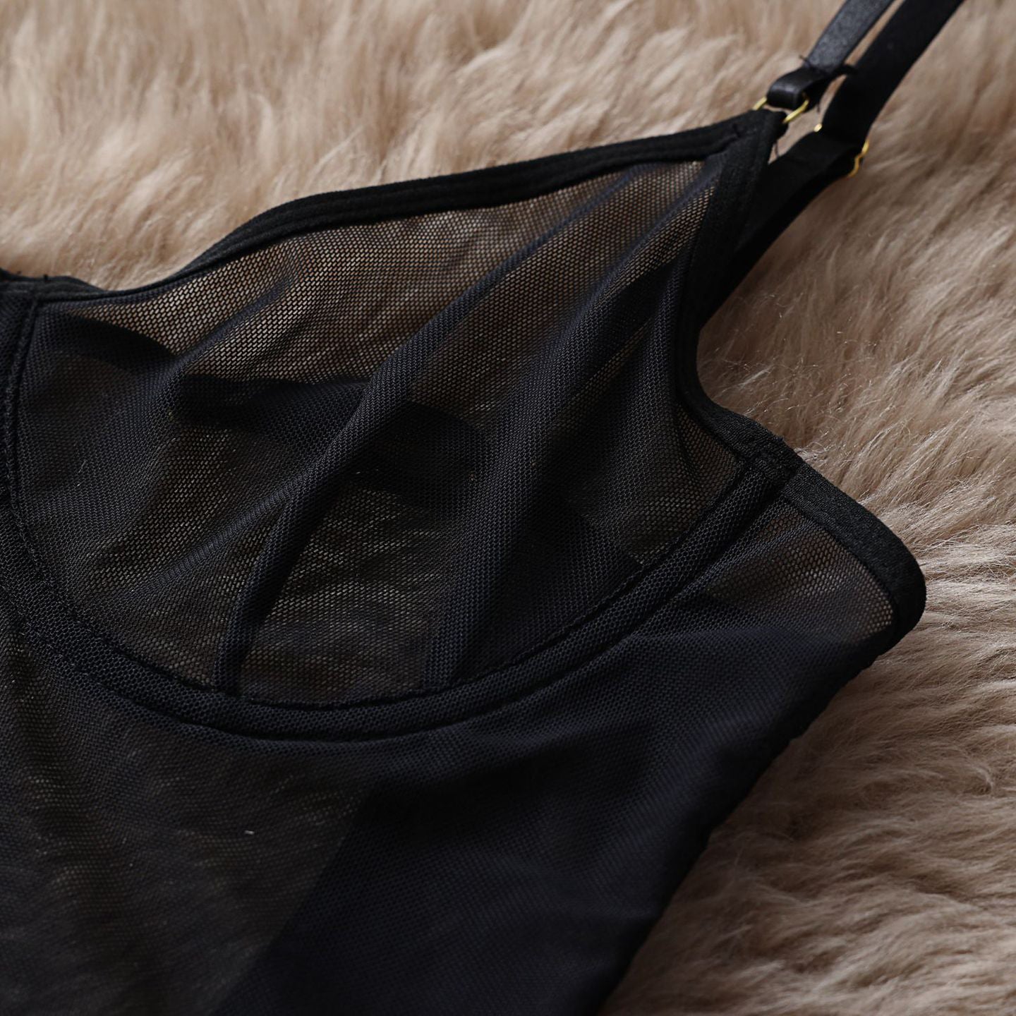 Komplet koronkowej bielizny na romantyczne wieczory Yvelise