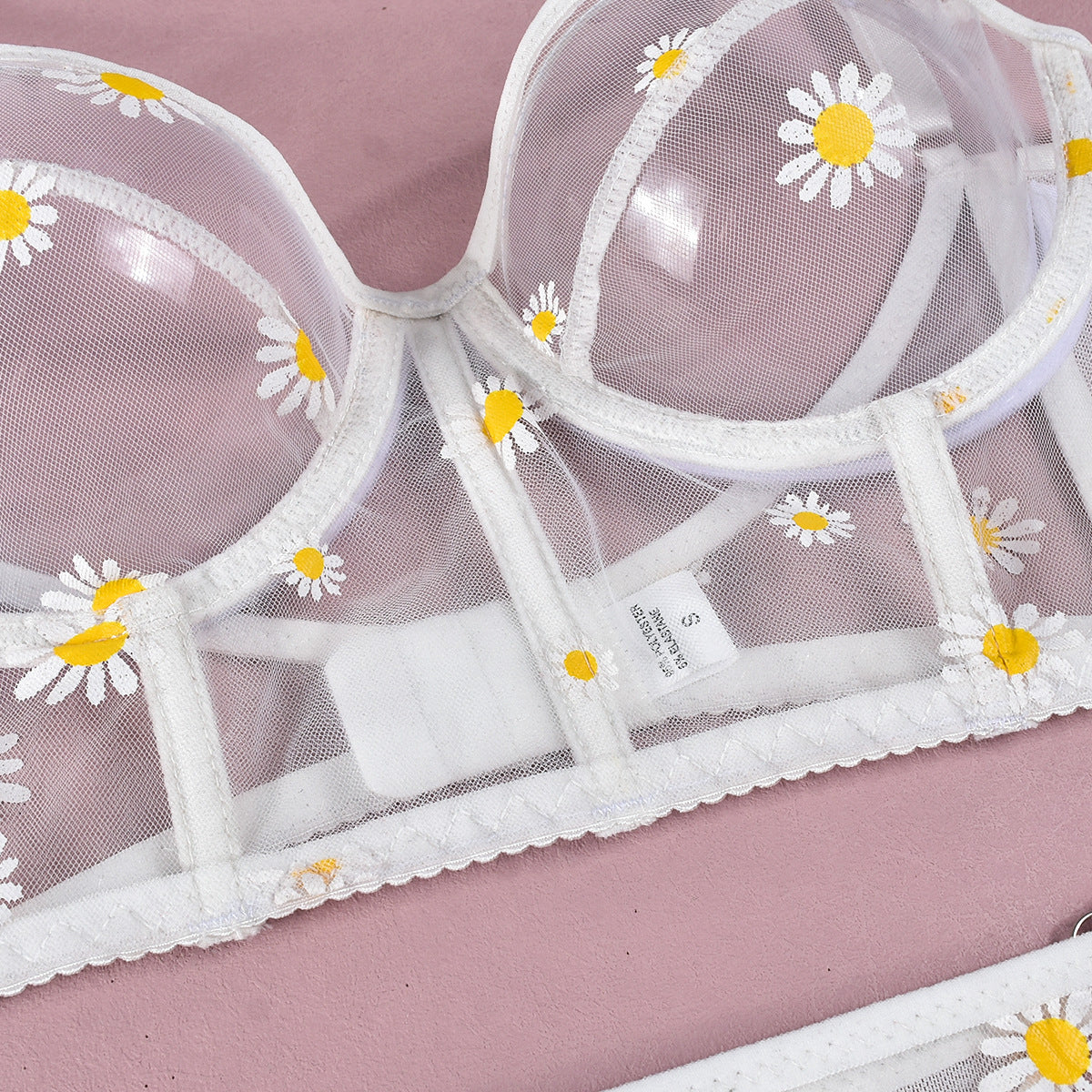 Komplet bieliźniarski z delikatnym wzorem i szerokimi ramiączkami Jeongeun