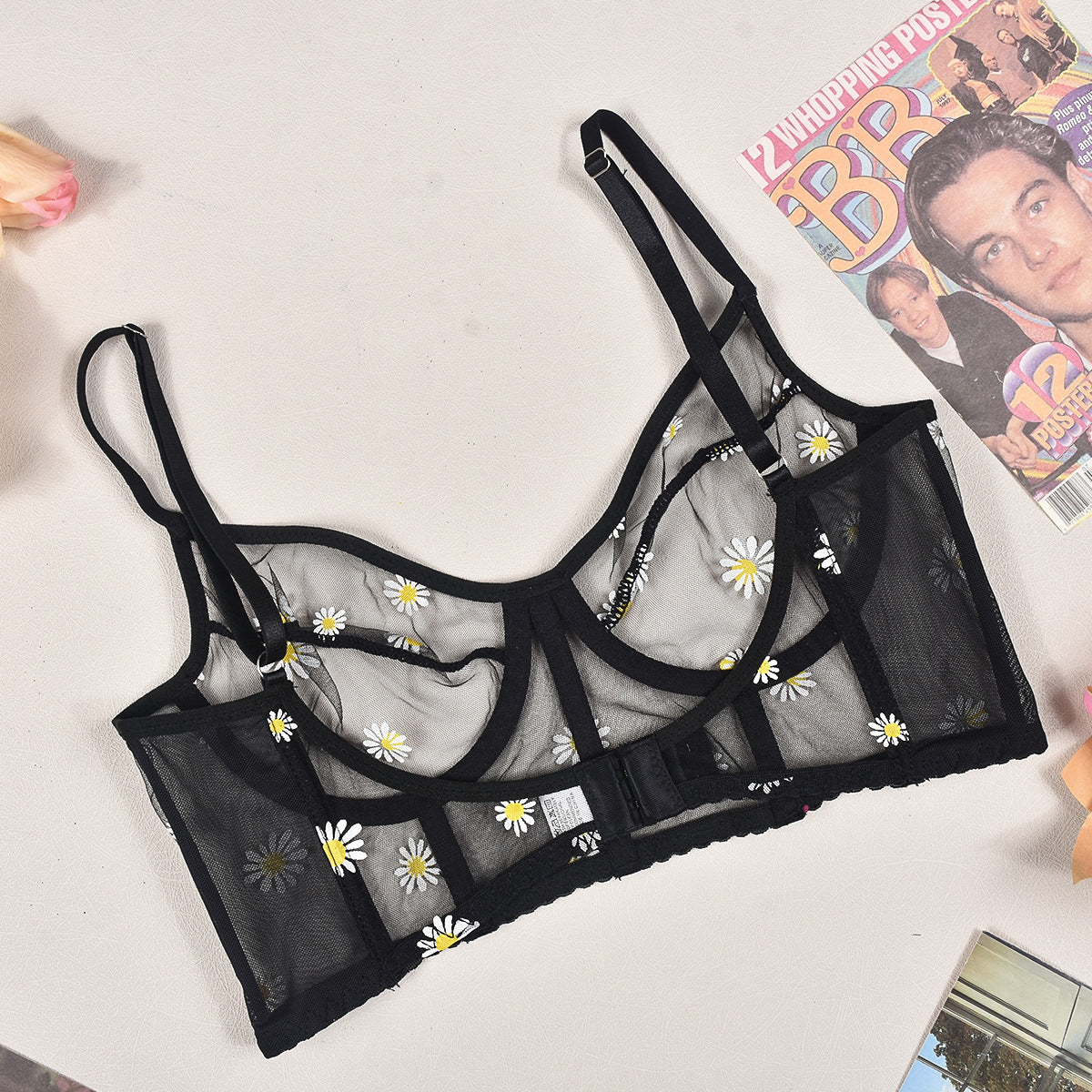 Komplet bieliźniarski z delikatnym wzorem i szerokimi ramiączkami Jeongeun