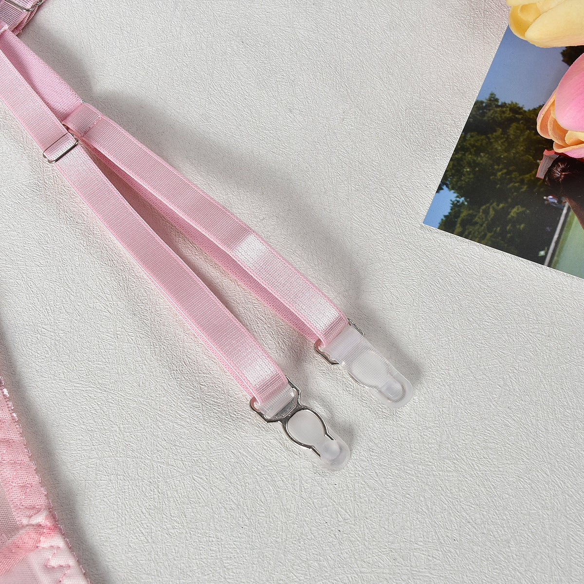 Komplet bielizny z haftem dla eleganckiego wyglądu Liliana