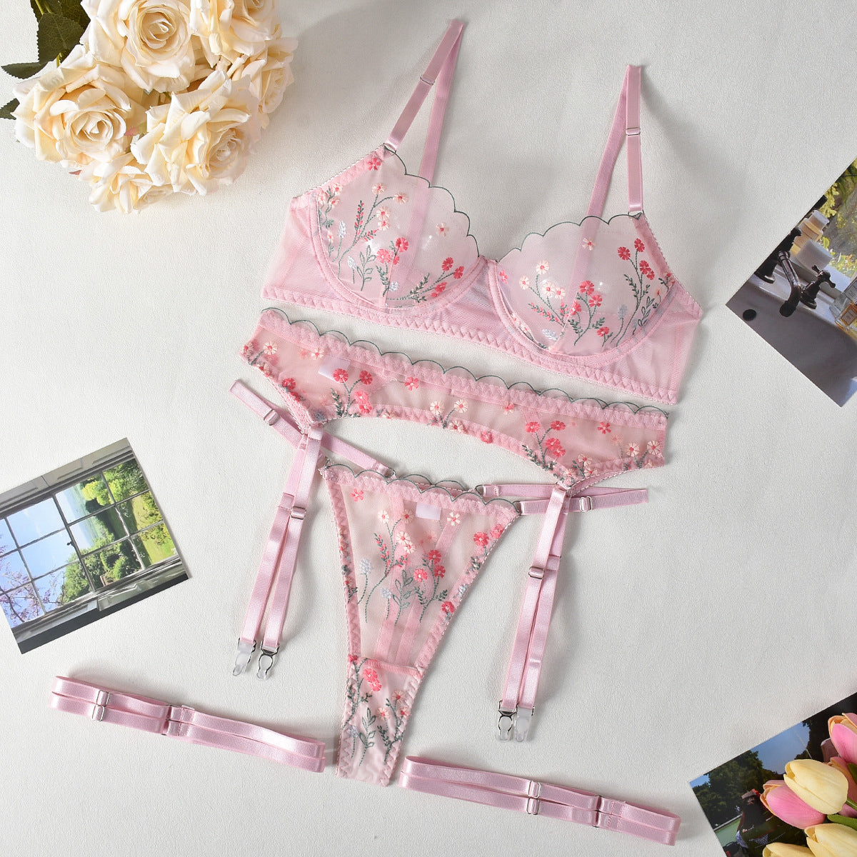 Komplet bielizny z haftem dla eleganckiego wyglądu Liliana Różowy